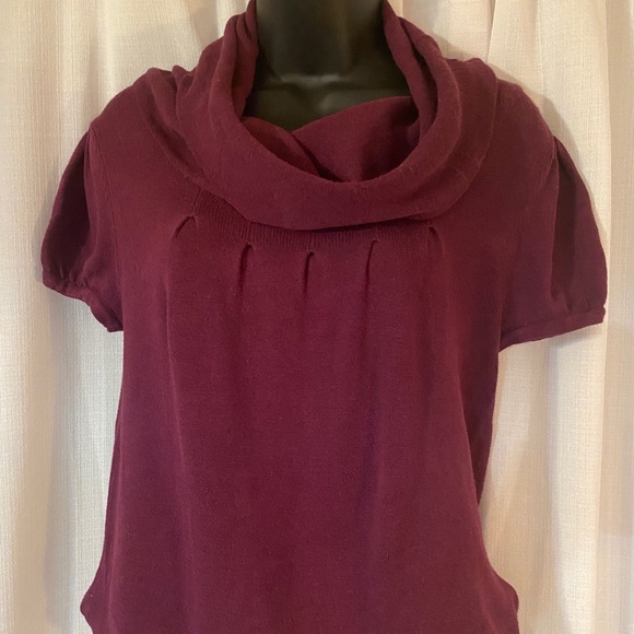 Sweater shirt . Short sleeves with a big neck - Picture 3 of 6